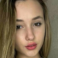Adalyn Çıplak