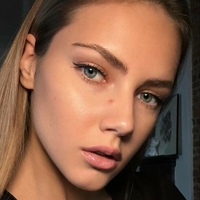 Alenka Aganova Çıplak