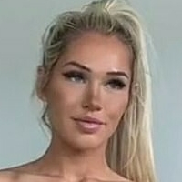 Alex Paige Moore Çıplak