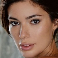 Alice Panikian Çıplak