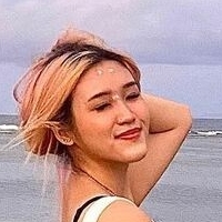 Anastasya Khosasih Çıplak