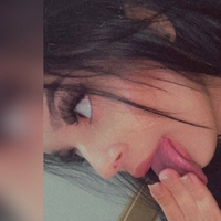 andreea.kg19 Çıplak