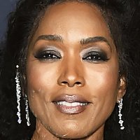 Angela Bassett Çıplak