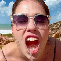 April Bigass Çıplak