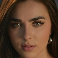 Beatrice Coari Çıplak