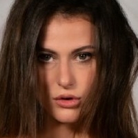 Bella Modele Çıplak