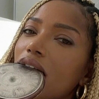 Carola Mater Çıplak