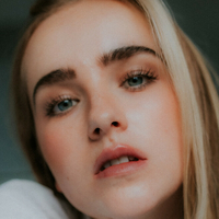 Chantal Colette Çıplak