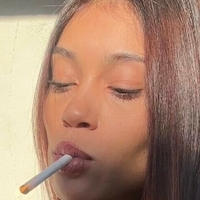 cigarettemuse Çıplak