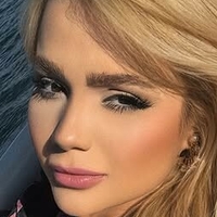 Debora Julia Çıplak