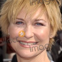 Dee Wallace-Stone Çıplak