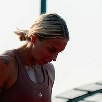 Elizabeth Clay Çıplak