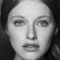 Ella-June Henrard Çıplak