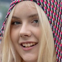 Emily Cutie Çıplak