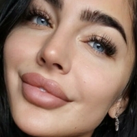 Emily Rinaudo Çıplak