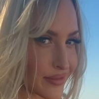 Emma Jones Çıplak