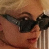 Erika Vikman Çıplak