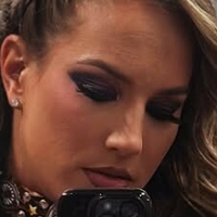 Fallon Henley Çıplak