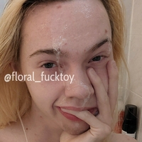 floral_fucktoy Çıplak