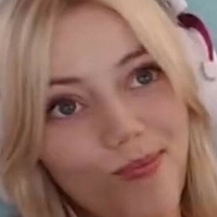 Grace Van Dien Ai Porn Çıplak