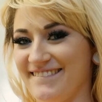 Hadley Haze Çıplak