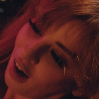 Harley Sinn Çıplak