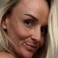 Helen.de Çıplak