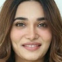 Jenifer Emmanuel Çıplak