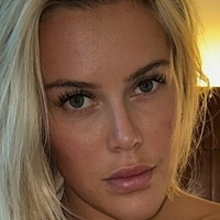 joliebecker Çıplak