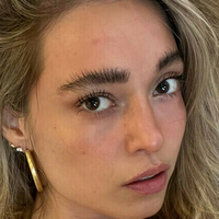 Larissa Schot Çıplak