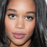 Laura Harrier Çıplak
