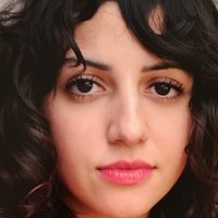 Layla Koshnoudi Çıplak