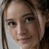 Livie Catha Çıplak