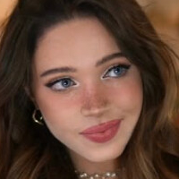 Lydia Violet Çıplak