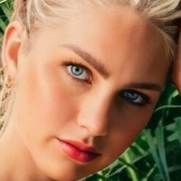 Madison Louch Çıplak