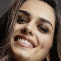 Manushi Chhillar Çıplak