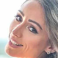 Mariana Aroldi Çıplak