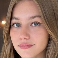 Melina Poulsen Çıplak