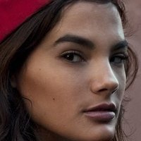 Mercedes Maxwell Çıplak