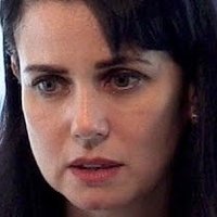 Mia Kirshner Çıplak