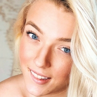 naomi_bbyyyforfree Çıplak