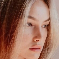 Naomi Reyners Çıplak