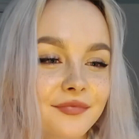 Nicolegreyt Çıplak