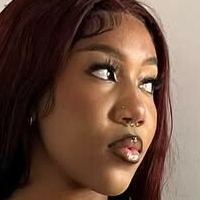 Nonozile Jacobs Çıplak