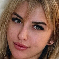 Octavia May Çıplak