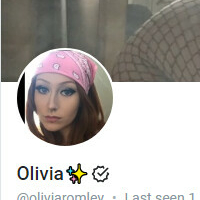 Oiviaromley Çıplak