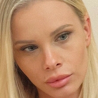 Olga Volcenkova Çıplak