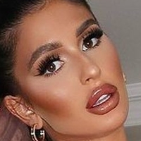 Olivia Bracy Çıplak