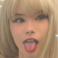 Petite Foxy Mei Çıplak