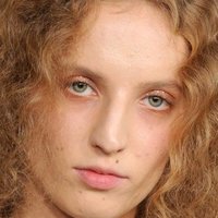 Petra Collins Çıplak